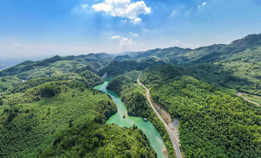 鸿石通航空中游览产品上线，City Fly带您翱翔天际，共赏山川之美！
