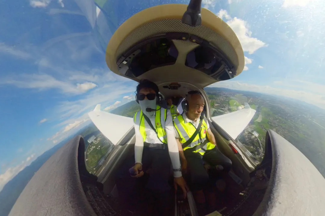 圆梦蓝天——鸿雁通航助长辈圆飞天之梦