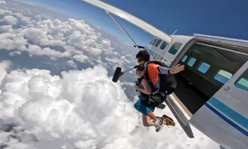 跳伞飞行保障